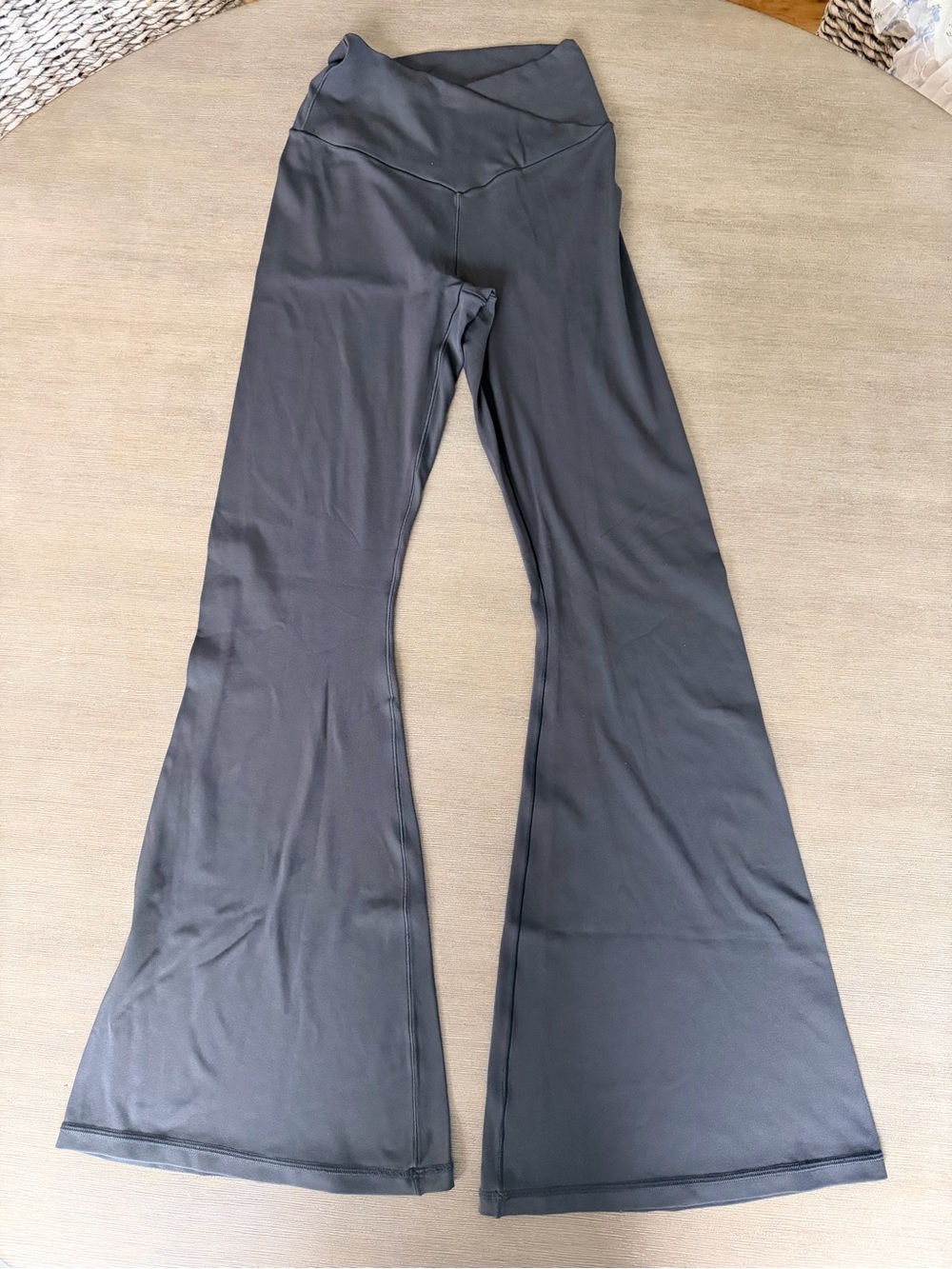 OFFLINE By Aerie Real Me High Waisted Crossover Flare Legging M short set of 3! - Picture 5 of 16